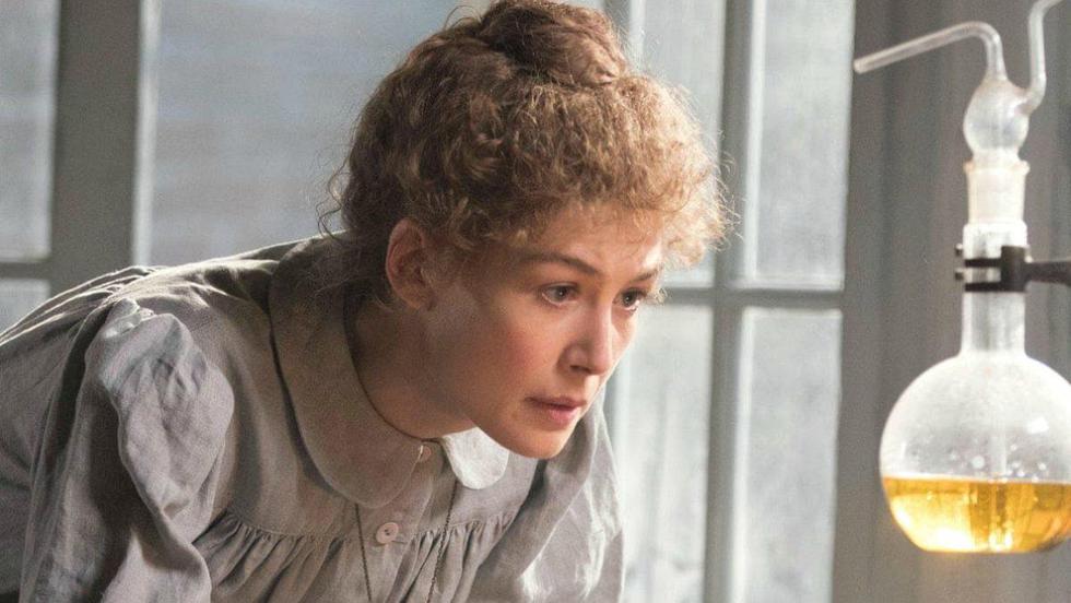 Actrita engleza demonstreaza ca filmele biografice sunt bijuterii.  Acest lucru se arata in productie