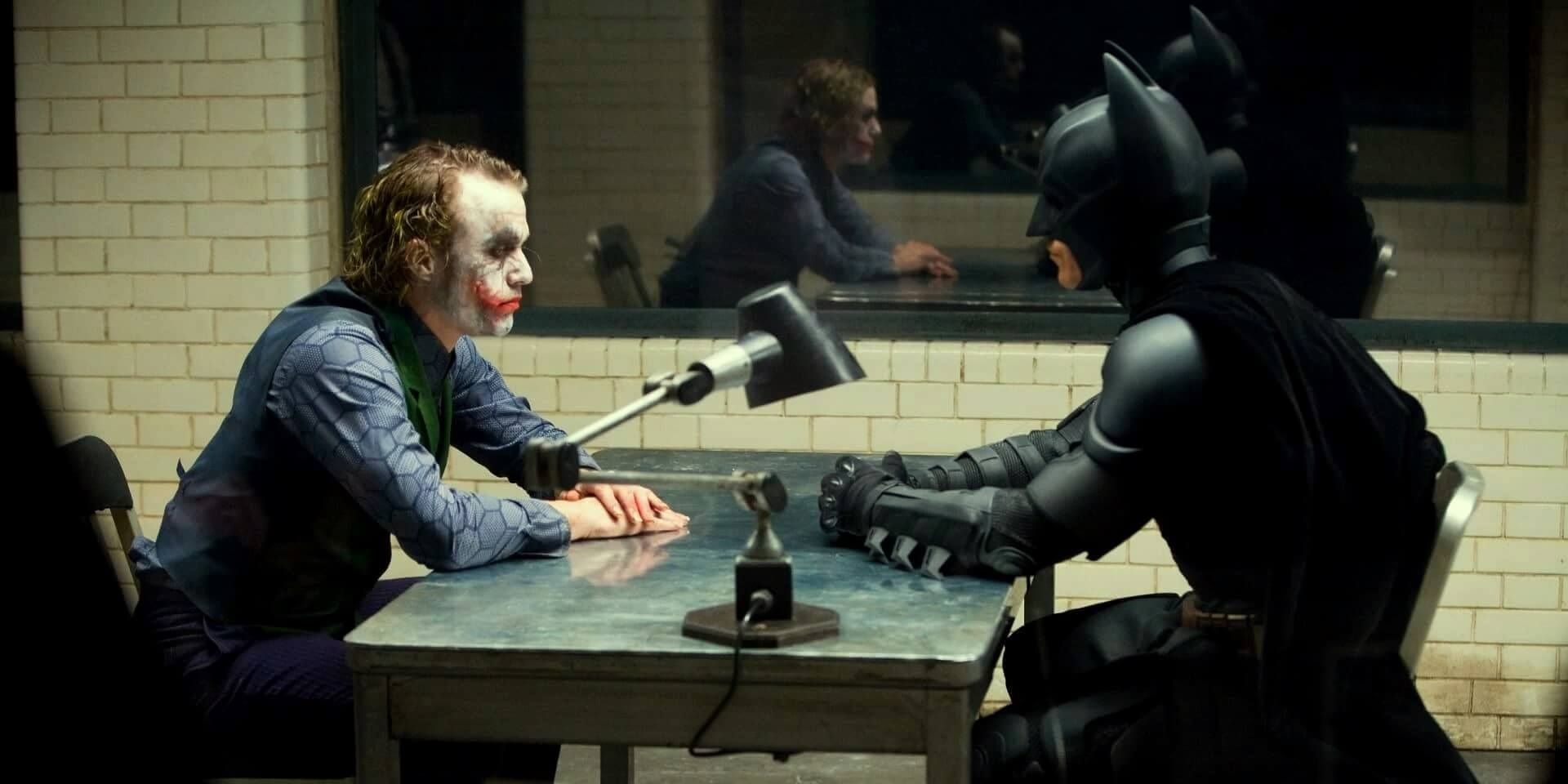 Joker si Batman in The Dark Knight-1